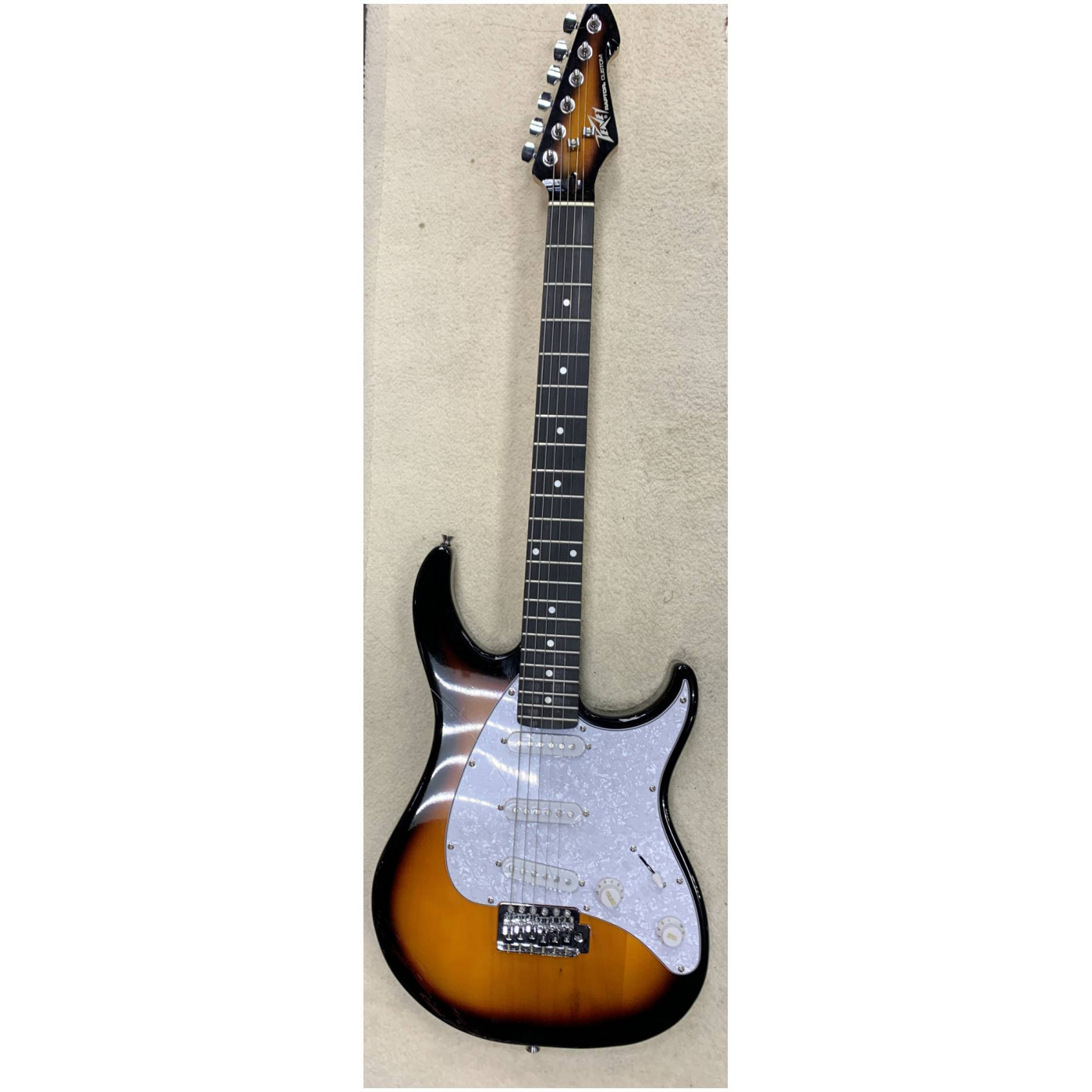 картинка PEAVEY RAPTOR CUSTOM Sunburst от магазина Multimusic