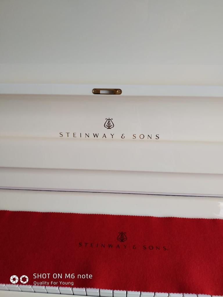картинка Steinway & Sons V-125 магазин Multimusic являющийся официальным дистрибьютором в России картинка Steinway & Sons V-125 от магазина Multimusic