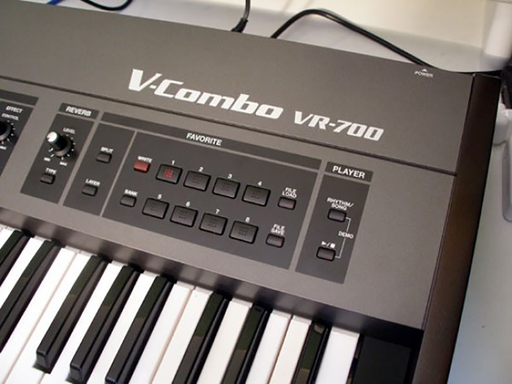 картинка Roland VR-700 магазин Multimusic являющийся официальным дистрибьютором в России картинка Roland VR-700 от магазина Multimusic